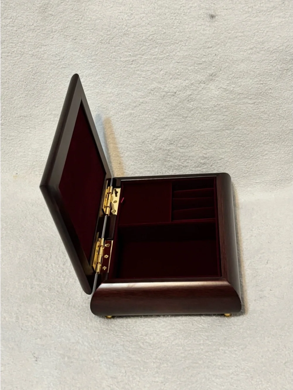 Vintage Mahogany Wooden Music Box Jewely Classic/Elegant with Golden stand